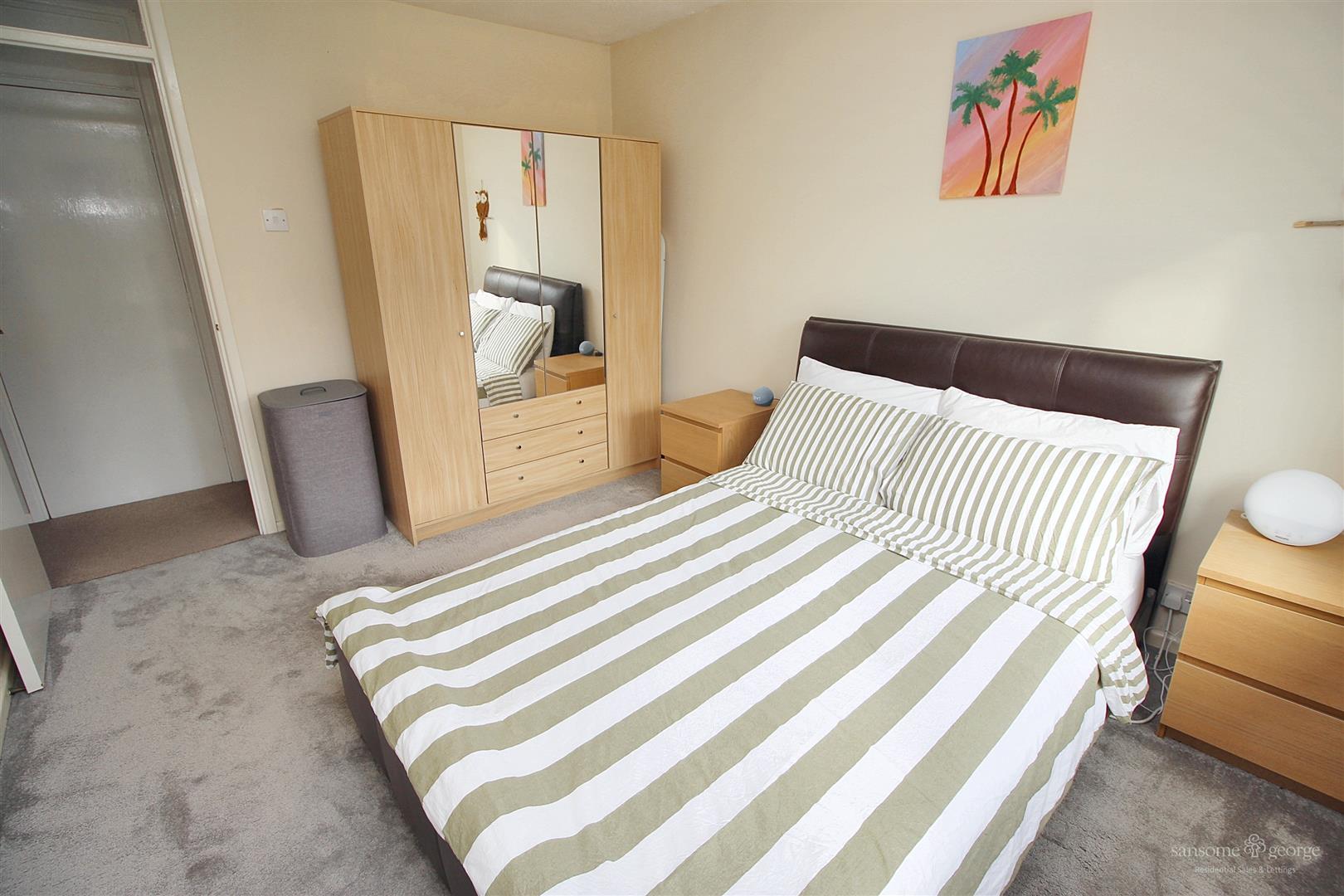 Sharnwood Drive, Calcot, Reading